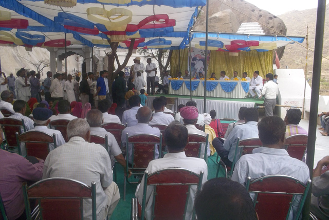 RADIO-MADHUBAN-90-4-ABU-ROA