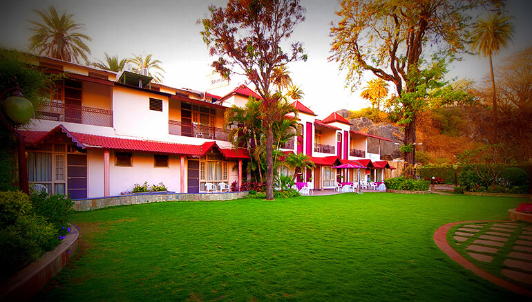 hotel-silver-oak-mount-abu-featured