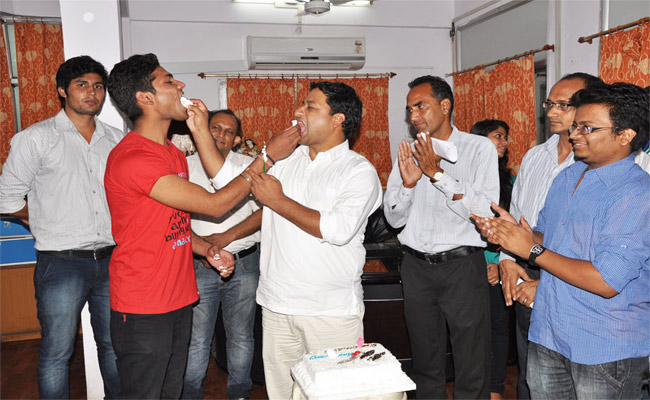 prashant-agarwal-narayan-seva-udaipur
