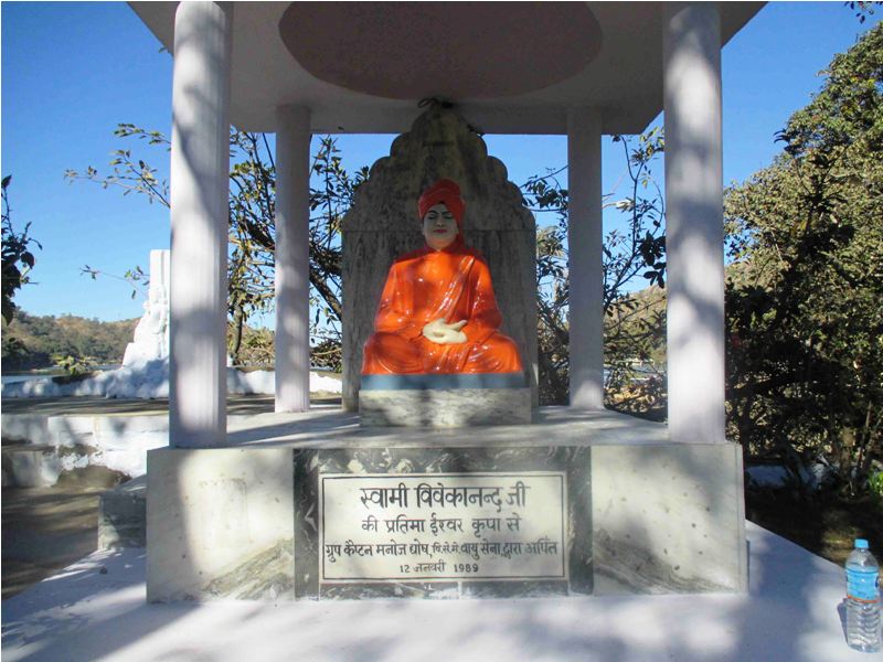 swami-vivekand-mount-abu