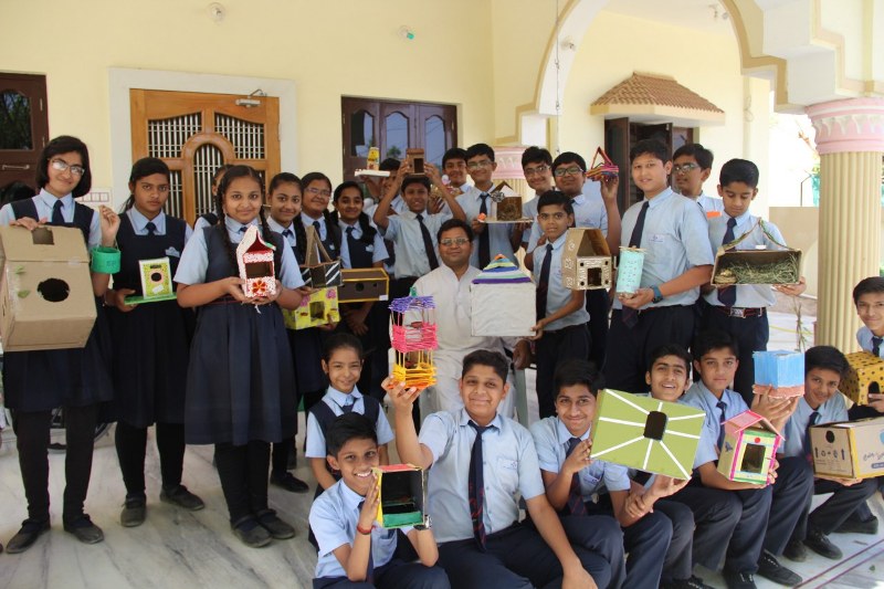 सेंट जाॅन्स स्कूल के छात्रों की अनोखी कोशिश ने  दिया नन्हीं चिड़ियाओं को नया रैन बसेरा