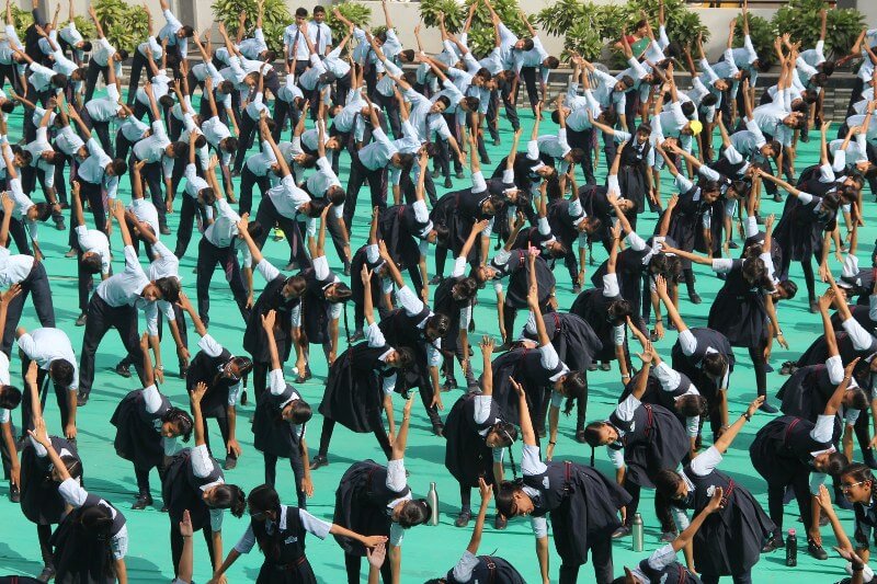 सेंट जॉन्स स्कूल में विष्व योगा दिवस मनाया